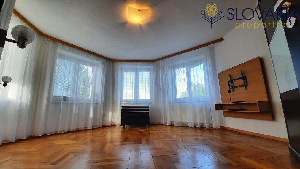 3 izbový mezonetový byt v centre Popradu, s vežičkou