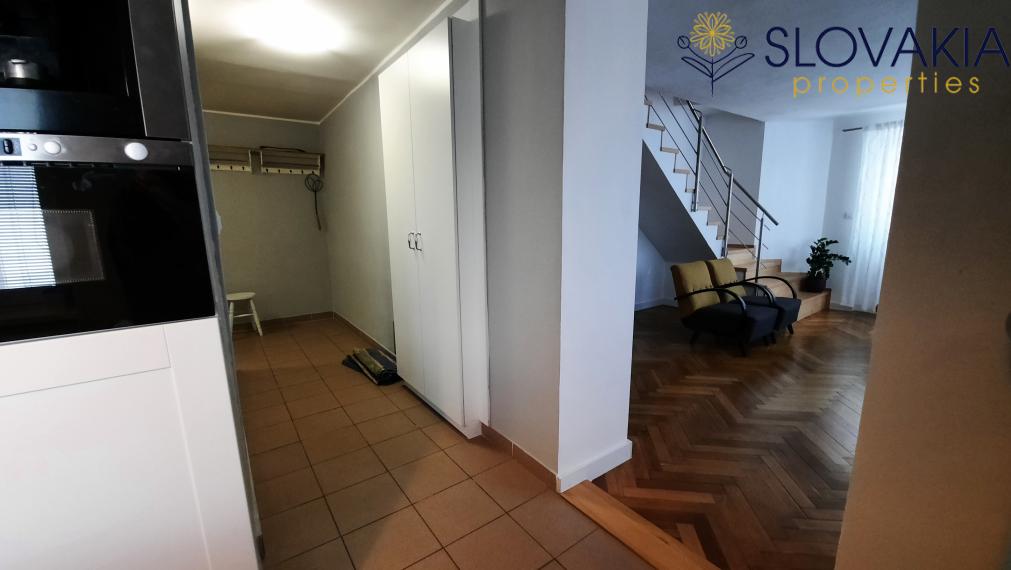 3 izbový mezonetový byt v centre Popradu, s vežičkou