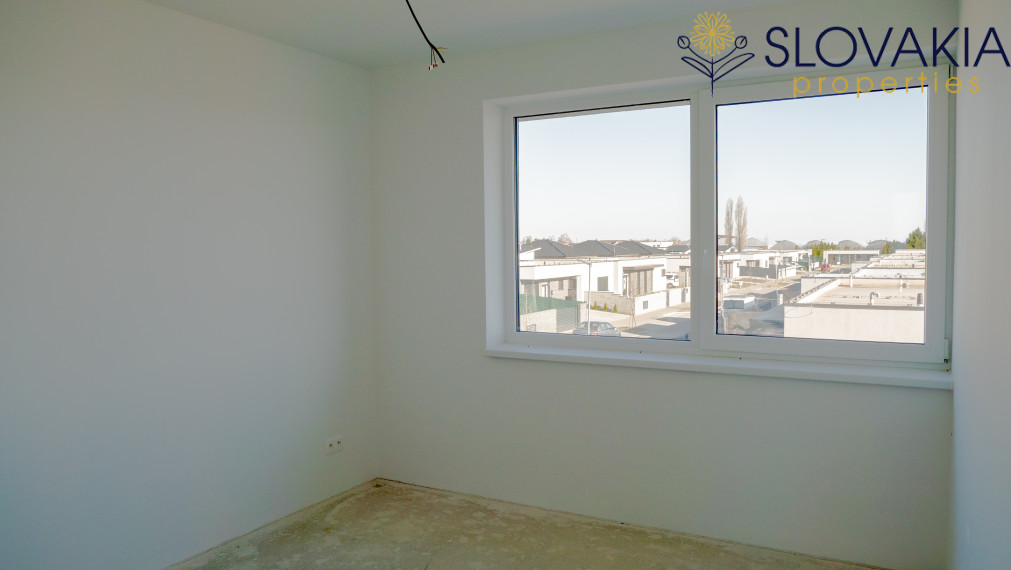 Novostavba dvojpodlažného domu - kaviareň aj bývanie