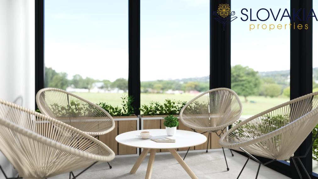 Novostavba dvojpodlažného domu - kaviareň aj bývanie