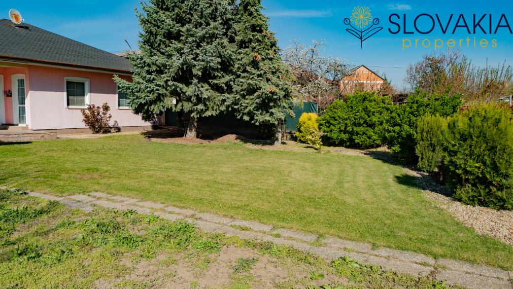 PREDANÉ Na predaj bungalov s garážou Šurany