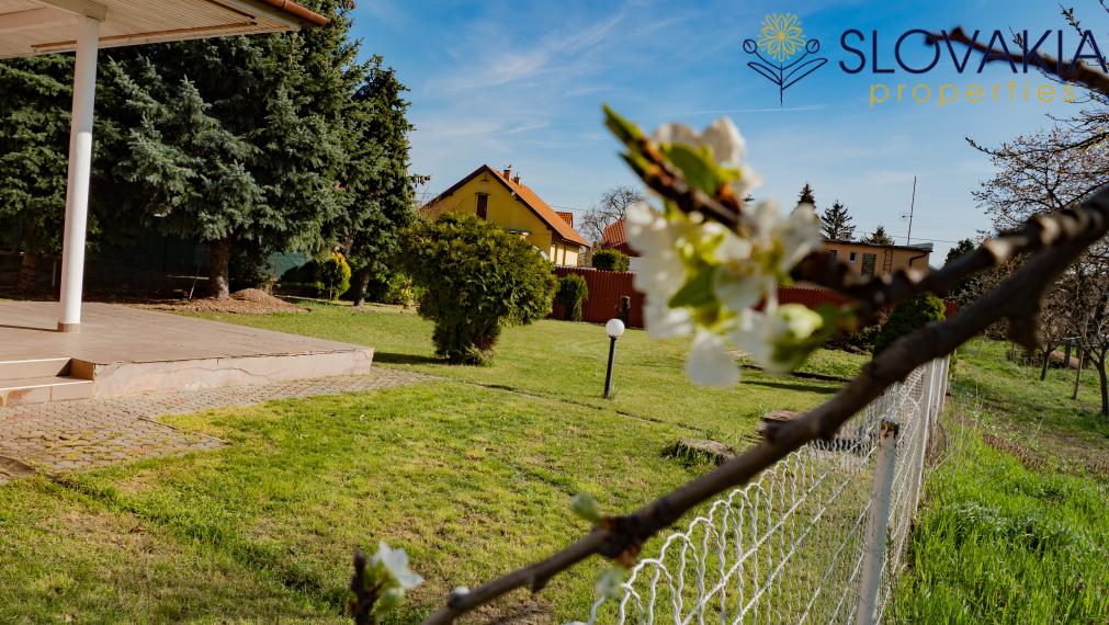 PREDANÉ Na predaj bungalov s garážou Šurany