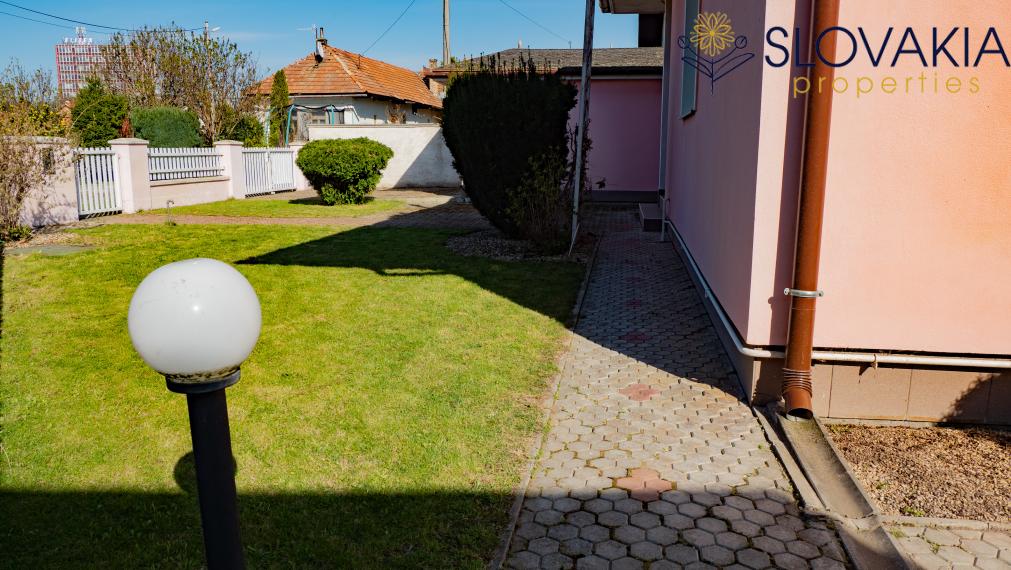 PREDANÉ Na predaj bungalov s garážou Šurany