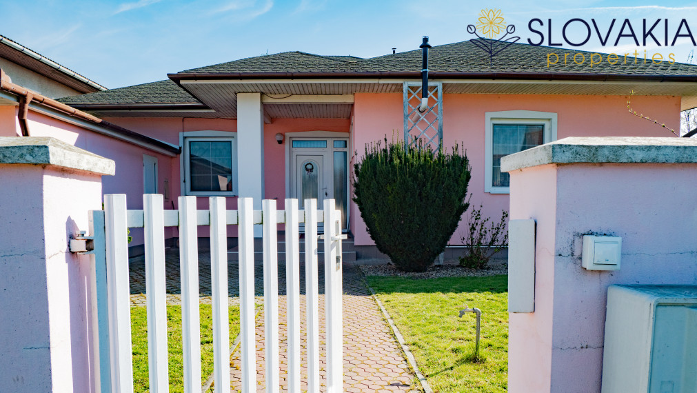 PREDANÉ Na predaj bungalov s garážou Šurany