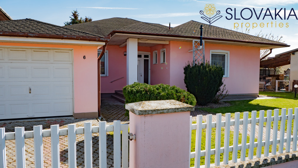 PREDANÉ Na predaj bungalov s garážou Šurany