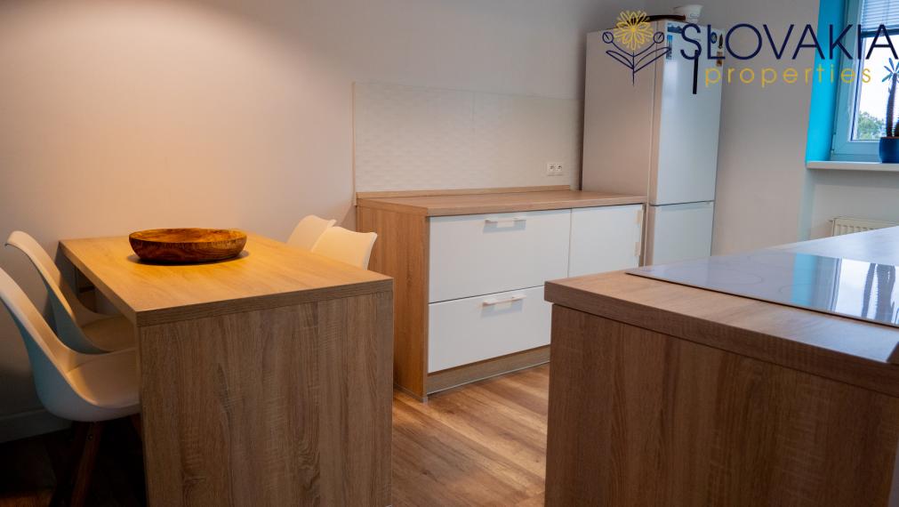 PREDANÉ: Krásny 3 izb. byt, úplné centrum