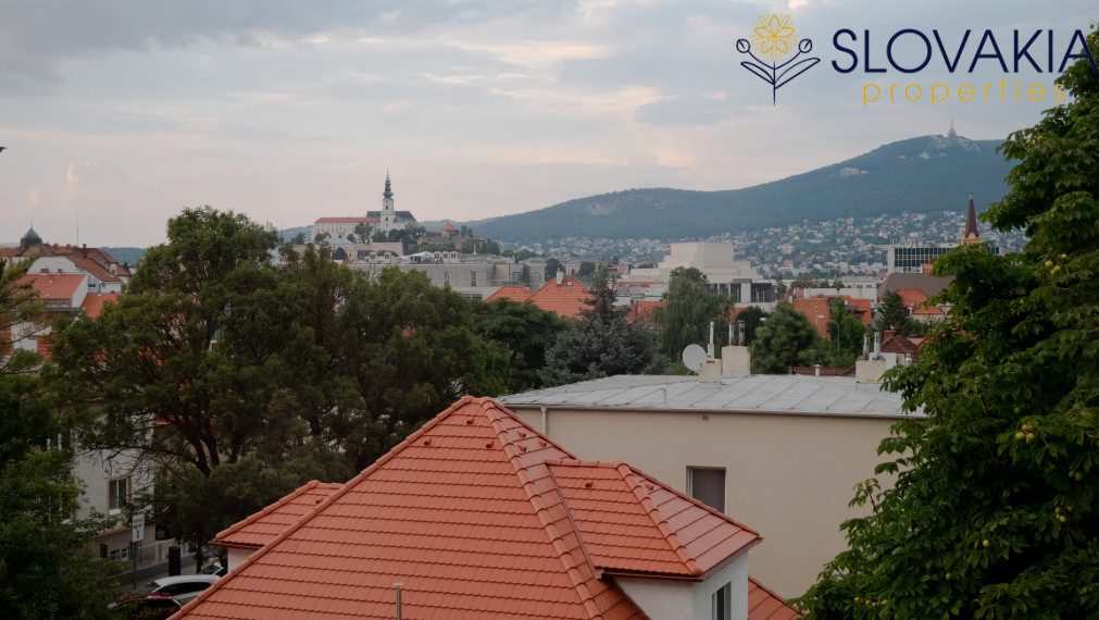 PREDANÉ: Krásny 3 izb. byt, úplné centrum