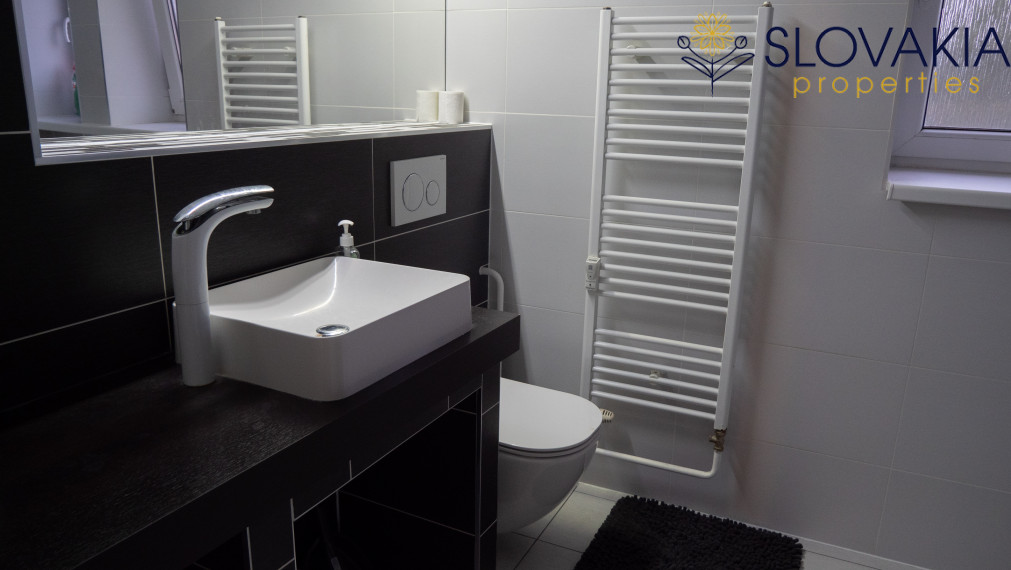 PREDANÉ: Krásny 3 izb. byt, úplné centrum