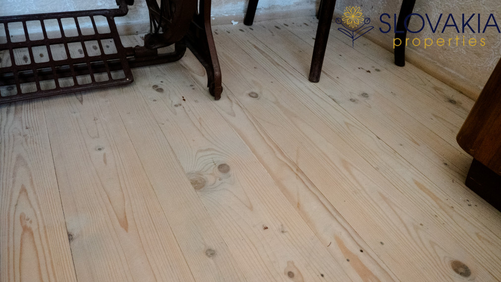 PREDANÉ Na predaj pozemok 14 á s rodinným domom