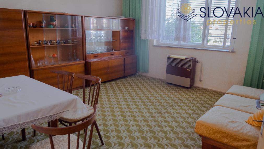 PREDANÉ Na predaj pozemok 14 á s rodinným domom