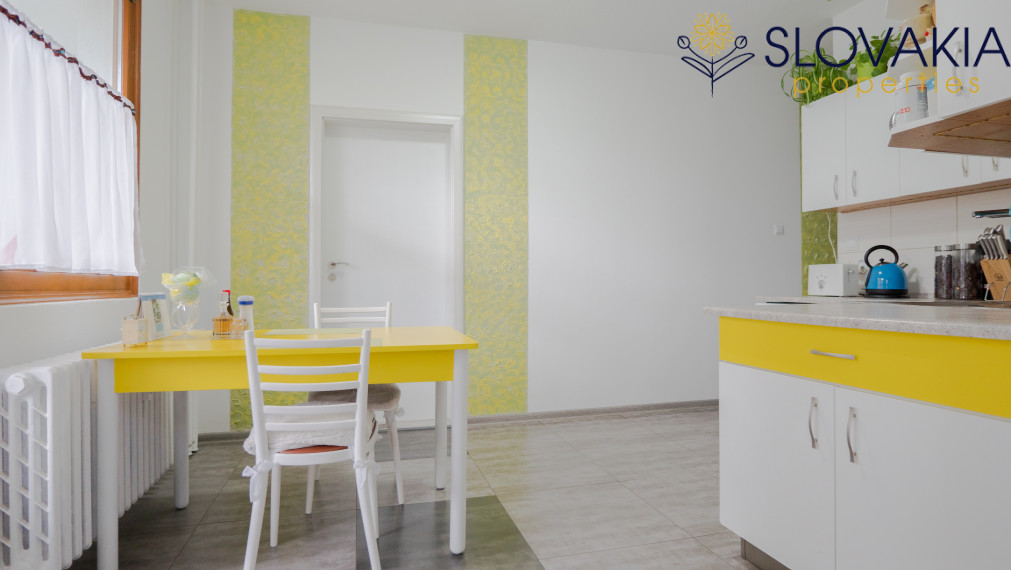 Na predaj 3 izbový prerobený byt s loggiou, zelená lokalita