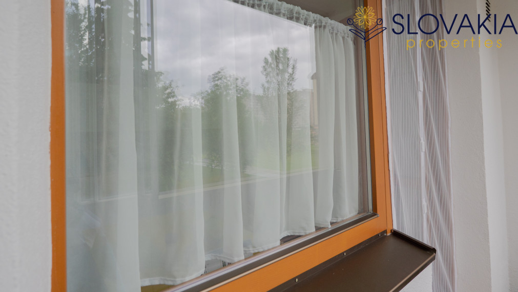 Na predaj 3 izbový prerobený byt s loggiou, zelená lokalita