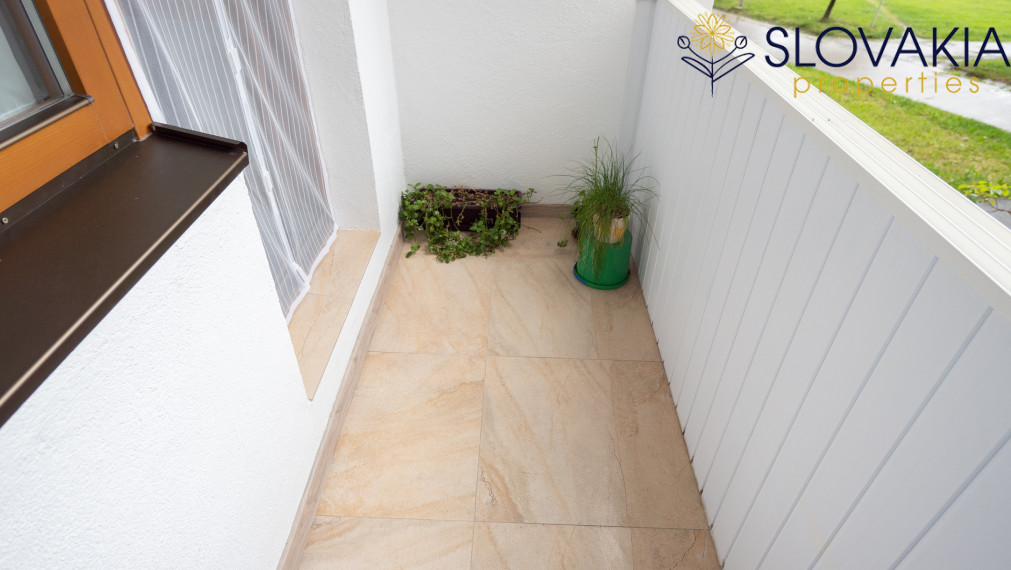 Na predaj 3 izbový prerobený byt s loggiou, zelená lokalita