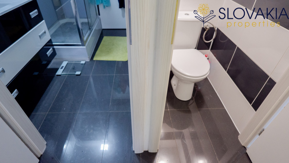 Na predaj 3 izbový prerobený byt s loggiou, zelená lokalita