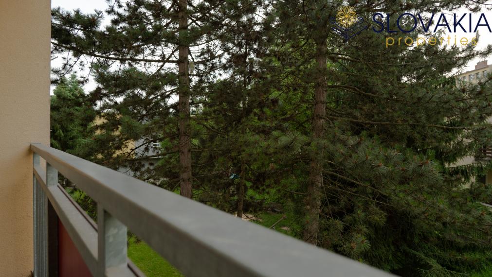 2 izbový byt s balkónom na predaj, centrum Banská Bystrica