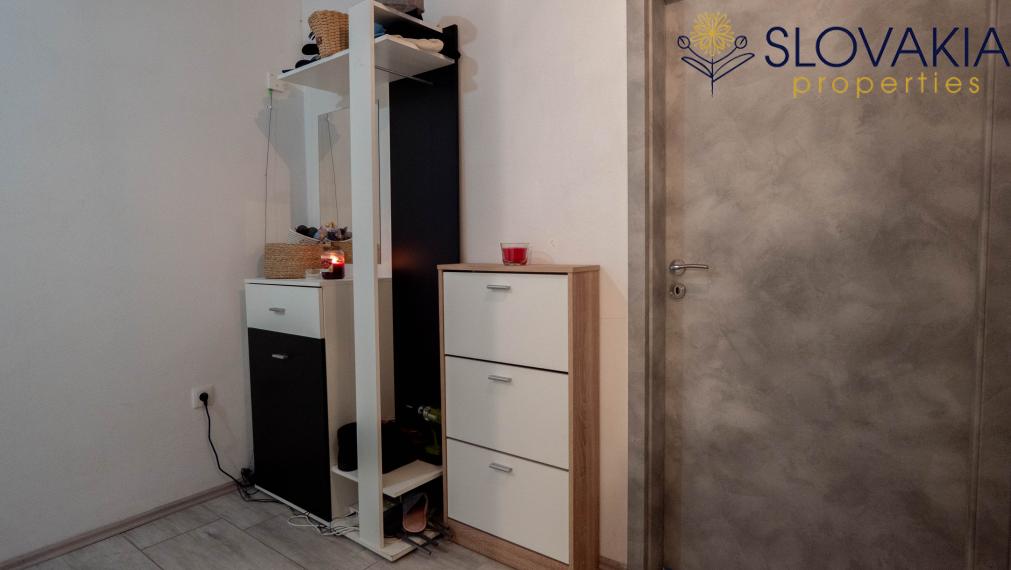 PREDANÉ! Na predaj 3 izbový byt s balkónom