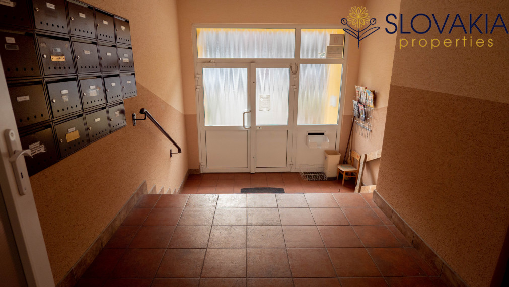 PREDANÉNa predaj veľký 2 izbový byt s balkónom