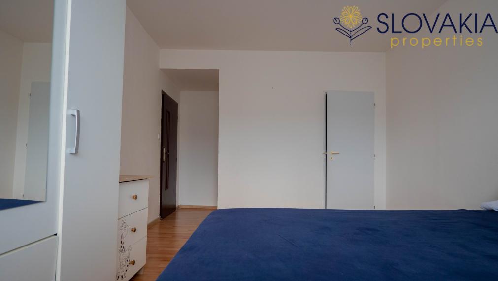 PREDANÉNa predaj veľký 2 izbový byt s balkónom