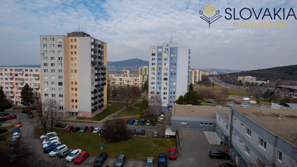 PREDANÉNa predaj veľký 2 izbový byt s balkónom