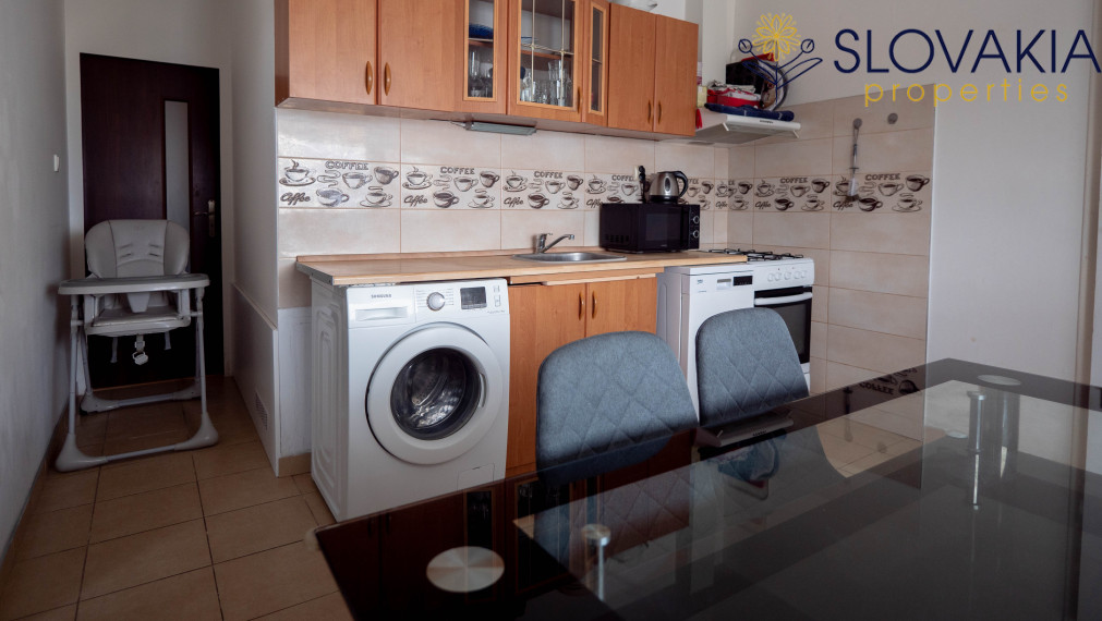 PREDANÉNa predaj veľký 2 izbový byt s balkónom