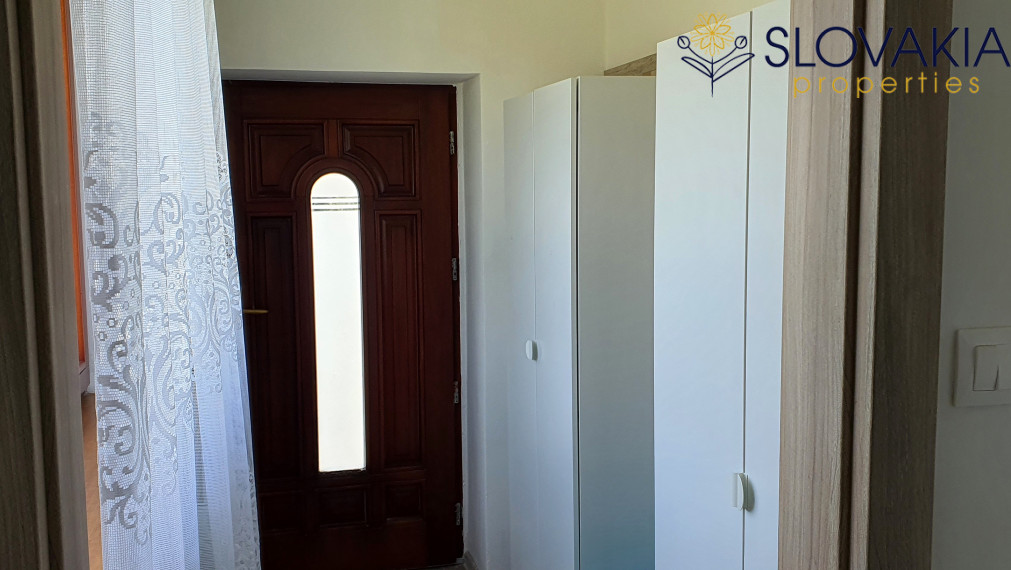 Na prenájom 2 izb byt v RD, Lužianky