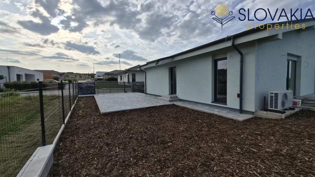 Na predaj 4i RD na Red OAK Lužianky (dvojdom) v štandarde