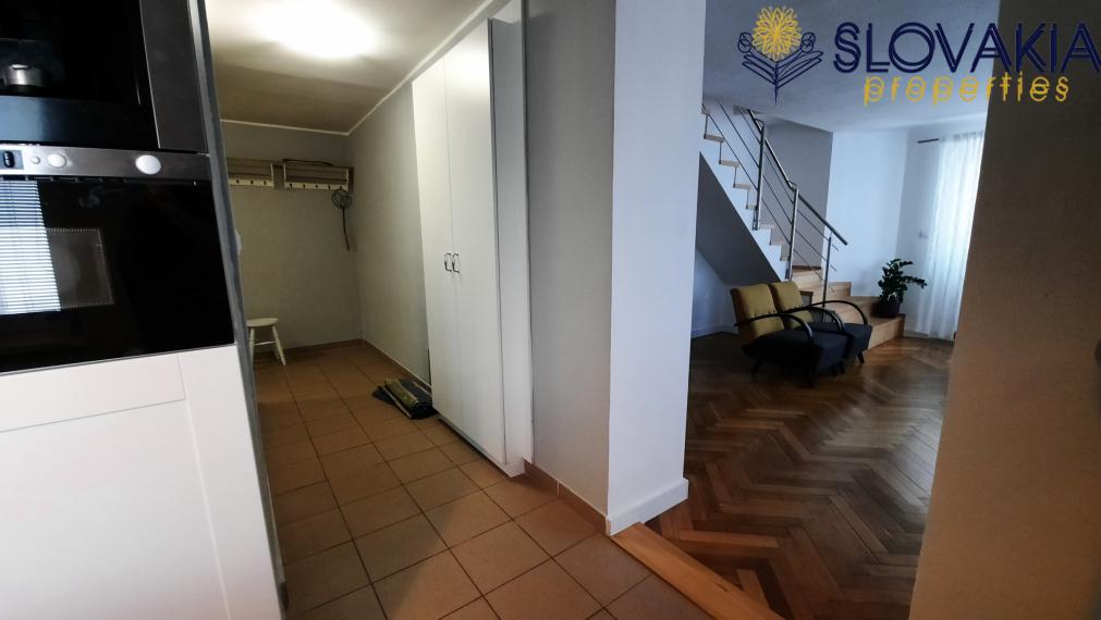 Na predaj 3 izbový, mezonetový byt, centrum Poprad