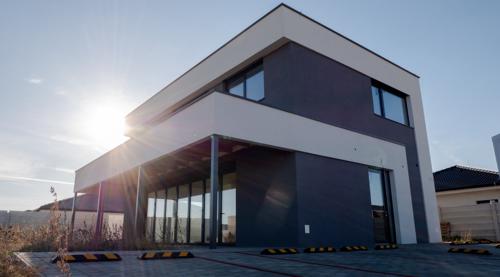 Novostavba dvojpodlažného domu - kaviareň aj bývanie