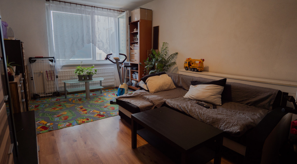 PRENAJATÉ Na prenájom 4 izbový byt s balkónom, Klokočina