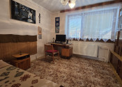 Rodinný dom podpivničený, 11árový pozemok, vynikajúci stav - fotografia 34