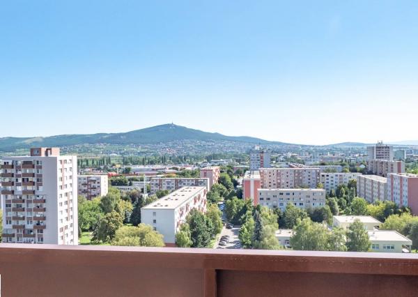 3 izbový byt s veľkým balkónom a výhľadom, Klokočina