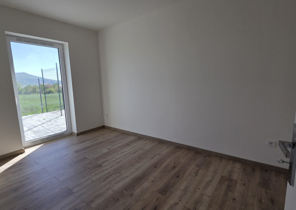 3 izb. dom na golfovom ihrisku, kuchyňa v hodnote 5.000 Eur!