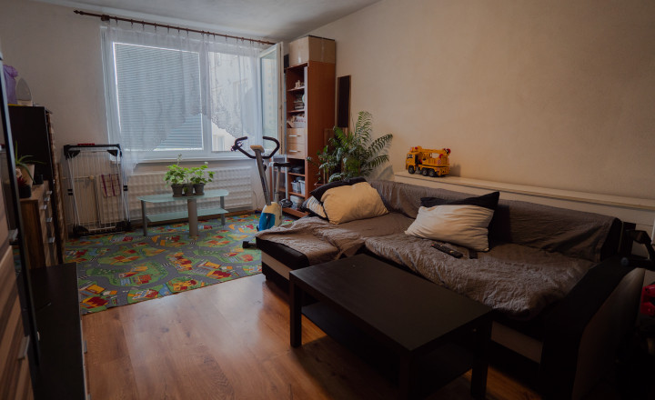 PRENAJATÉ Na prenájom 4 izbový byt s balkónom, Klokočina