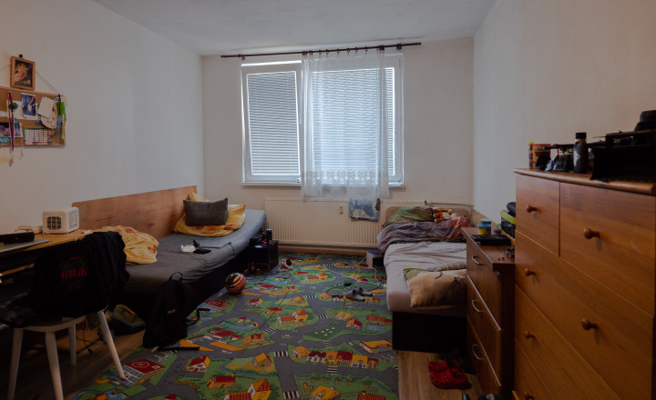 PRENAJATÉ Na prenájom 4 izbový byt s balkónom, Klokočina - fotografia 1