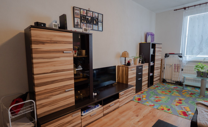PRENAJATÉ Na prenájom 4 izbový byt s balkónom, Klokočina - fotografia 2