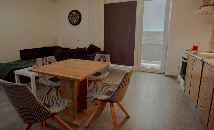 PREDANÉ! Na predaj 3 izbový byt s balkónom - fotografia 3