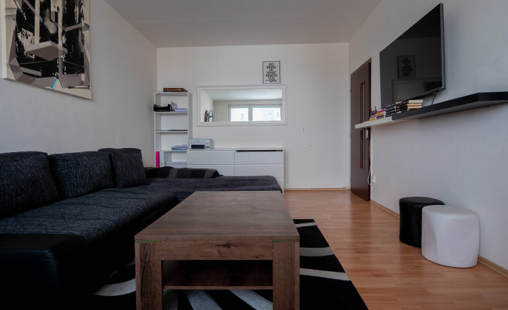 PREDANÉNa predaj veľký 2 izbový byt s balkónom - fotografia 1