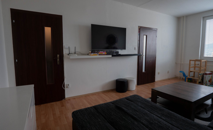 PREDANÉNa predaj veľký 2 izbový byt s balkónom - fotografia 3