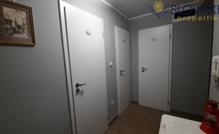 Na predaj 3 izbový, mezonetový byt, centrum Poprad - fotografia 3
