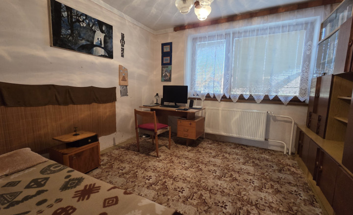 Rodinný dom podpivničený, 11árový pozemok, vynikajúci stav - fotografia 33